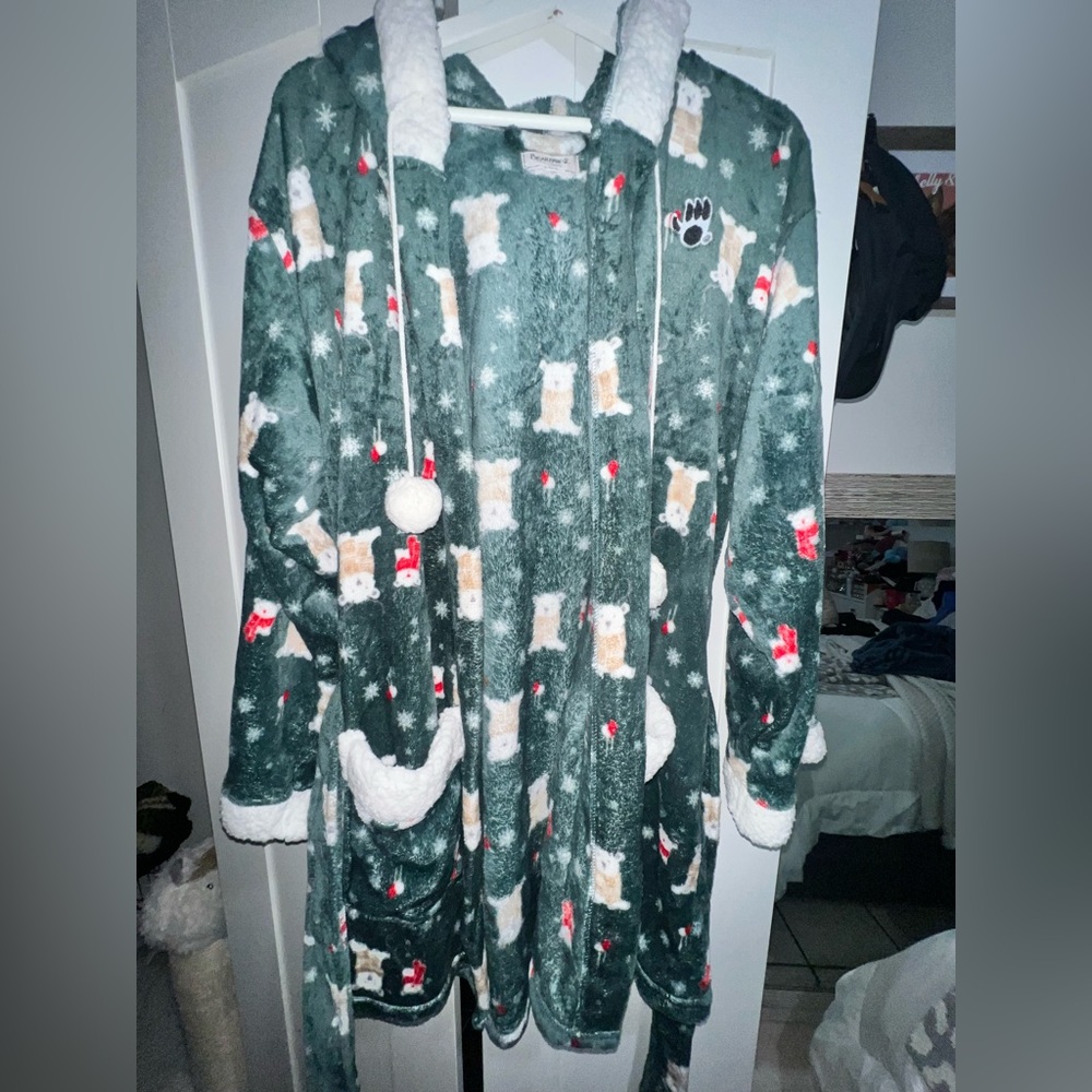 Bearpaw Robe